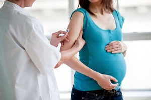 WIV: 'Vaccineer zwangere vrouwen systematisch tegen kinkhoest'